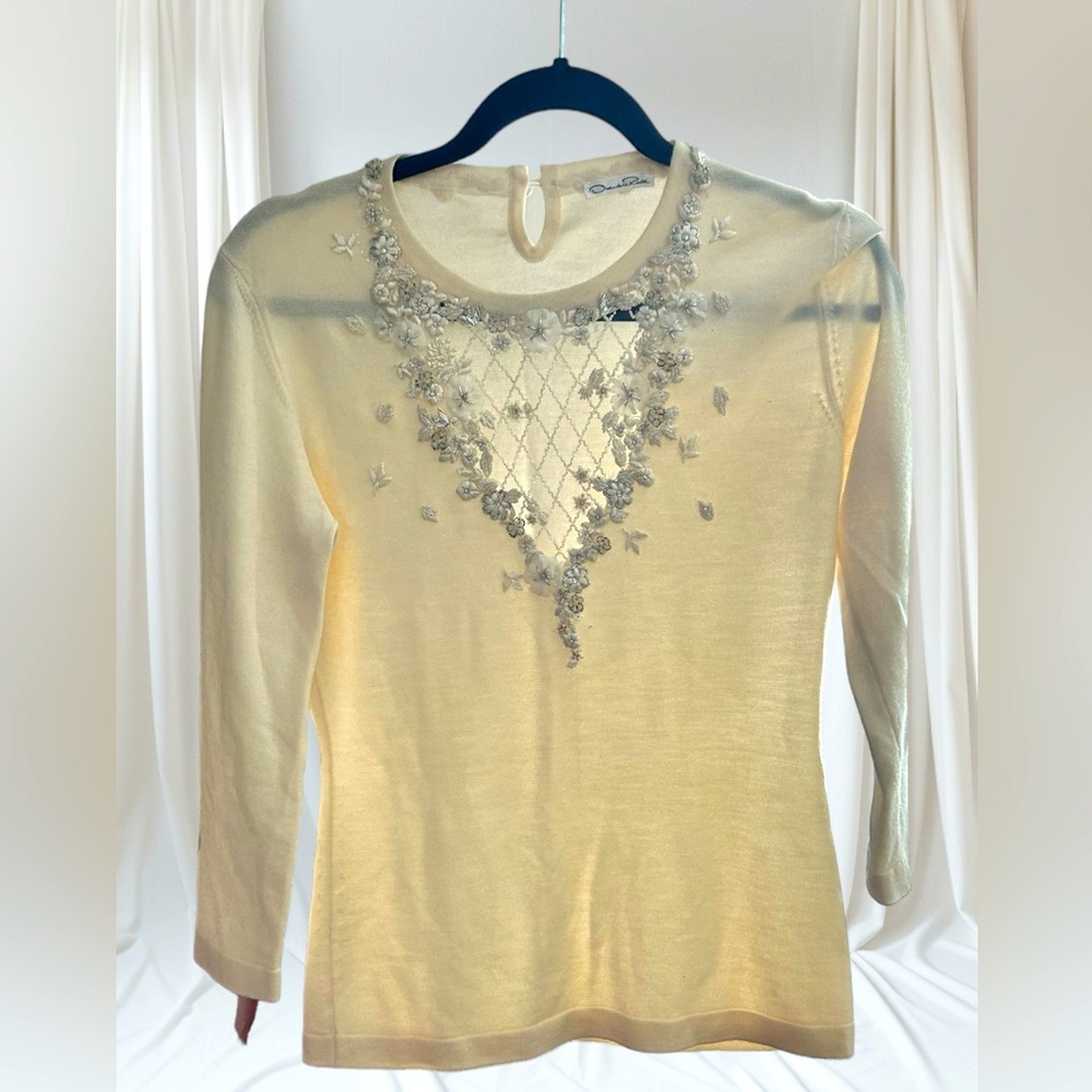 Oscar de la Renta LIKE NEW Cream Colored Sweater S/M